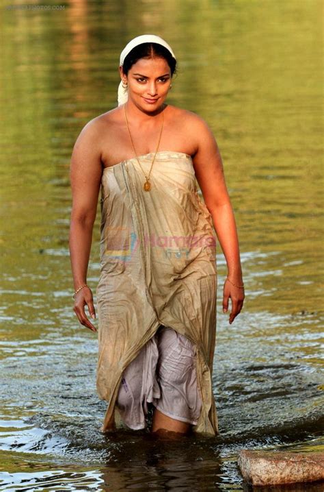 shwetha menon sexy|shweta menon in rathinirvedam.